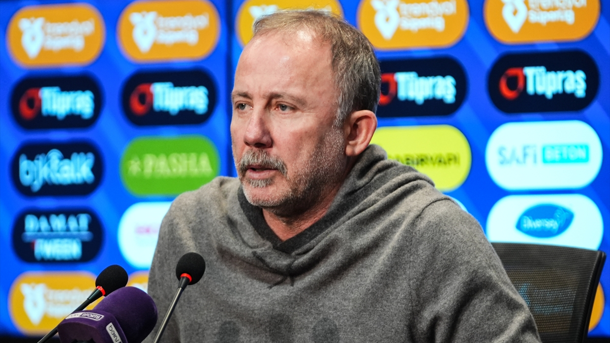 Sergen Yalçın'dan hakem eleştirisi: İstediklerine maç kazandırabilirler