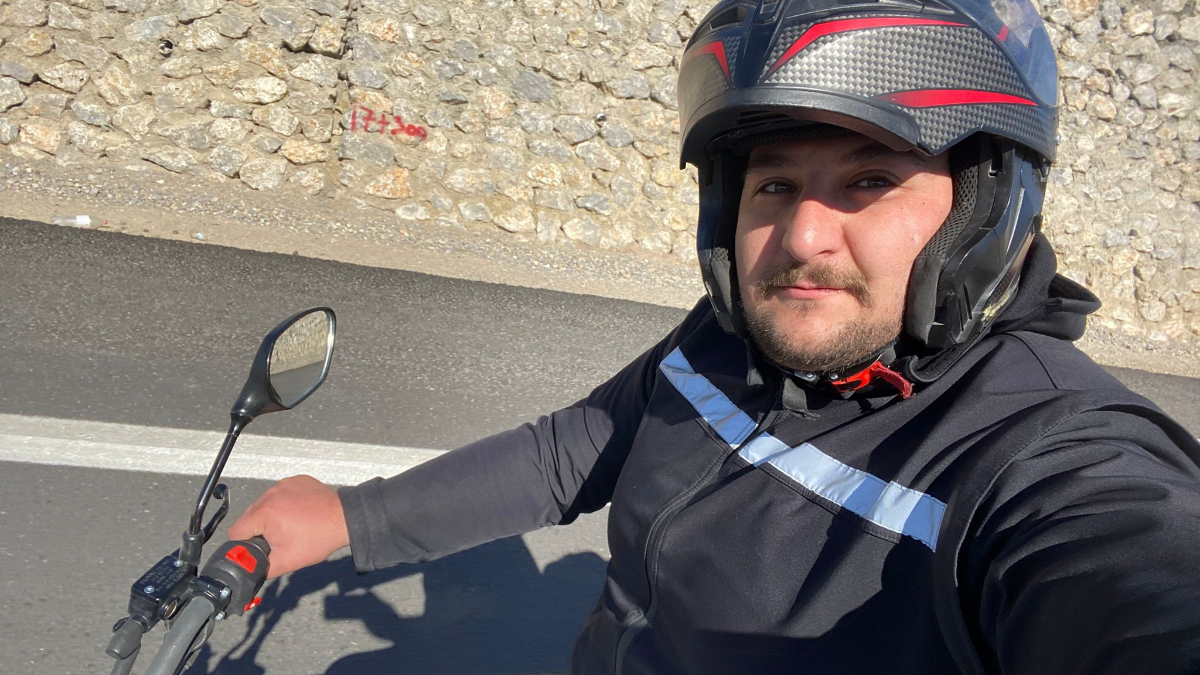 Sivas'ta iddia uğruna motosikletiyle yollara düştü