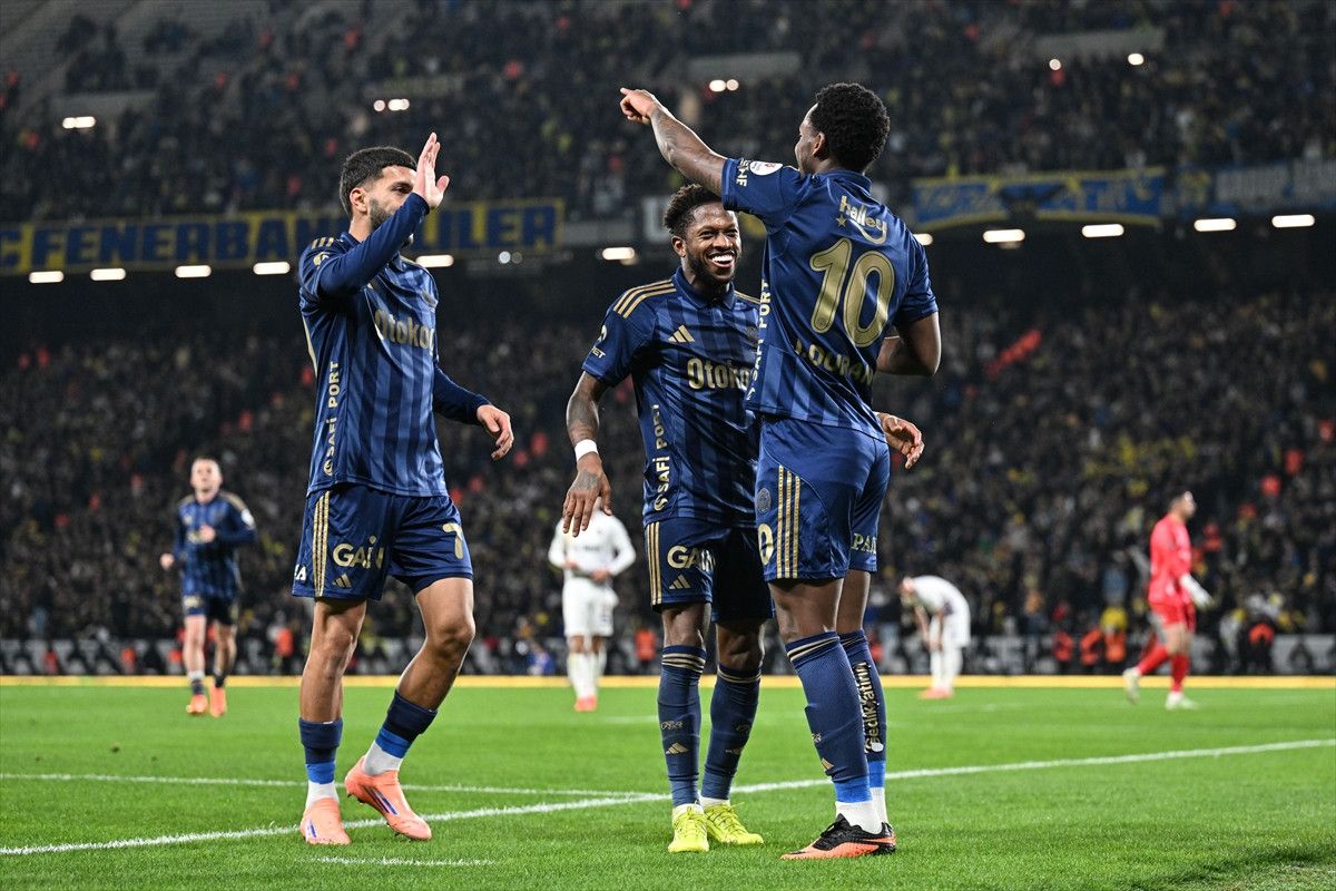 Süper Lig 2025-2026 Sezonu İlk Yarı Sonuçları ve Lider Galatasaray'ın Performansı