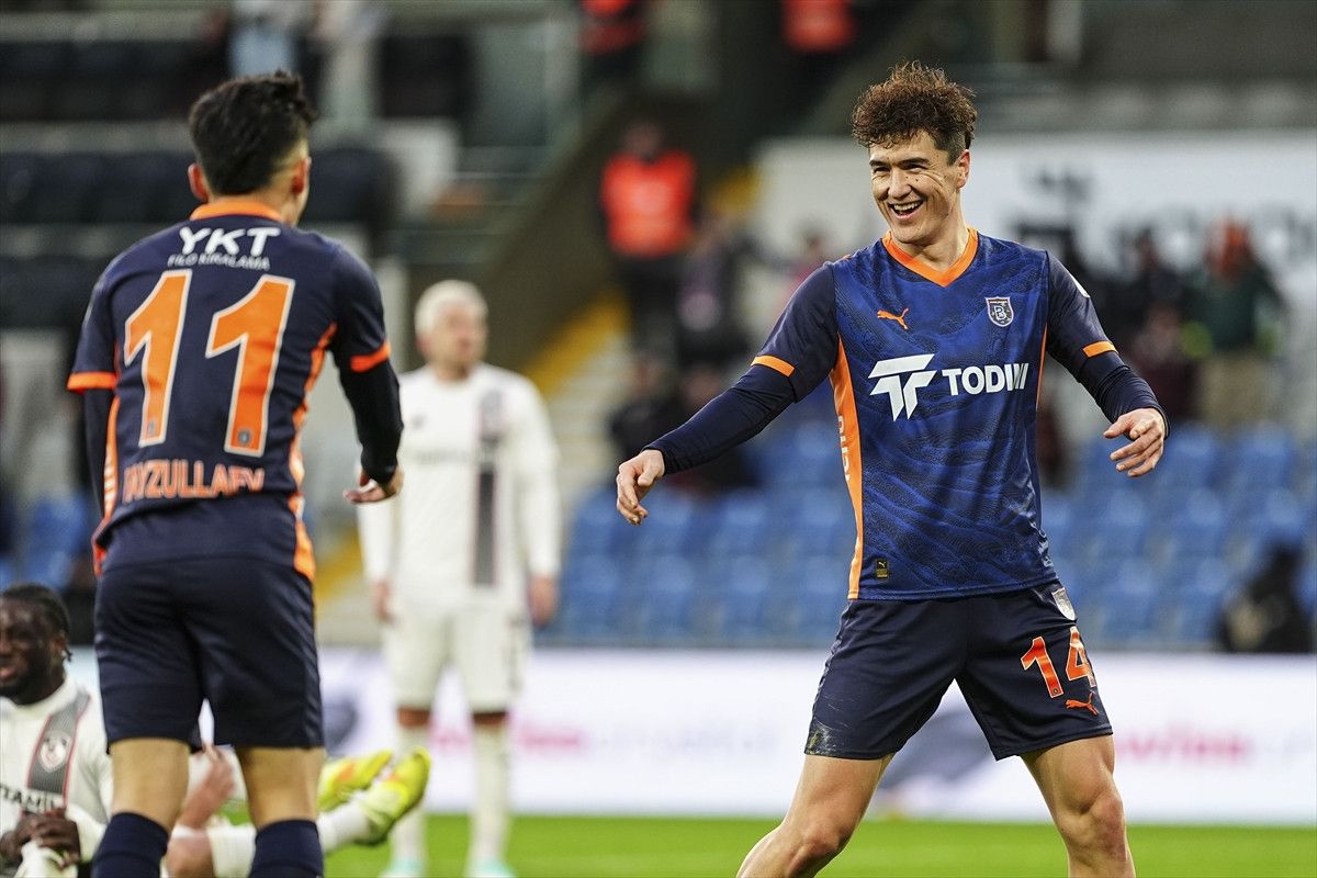 Süper Lig 2025-2026 Sezonu İlk Yarı Sonuçları ve Lider Galatasaray'ın Performansı