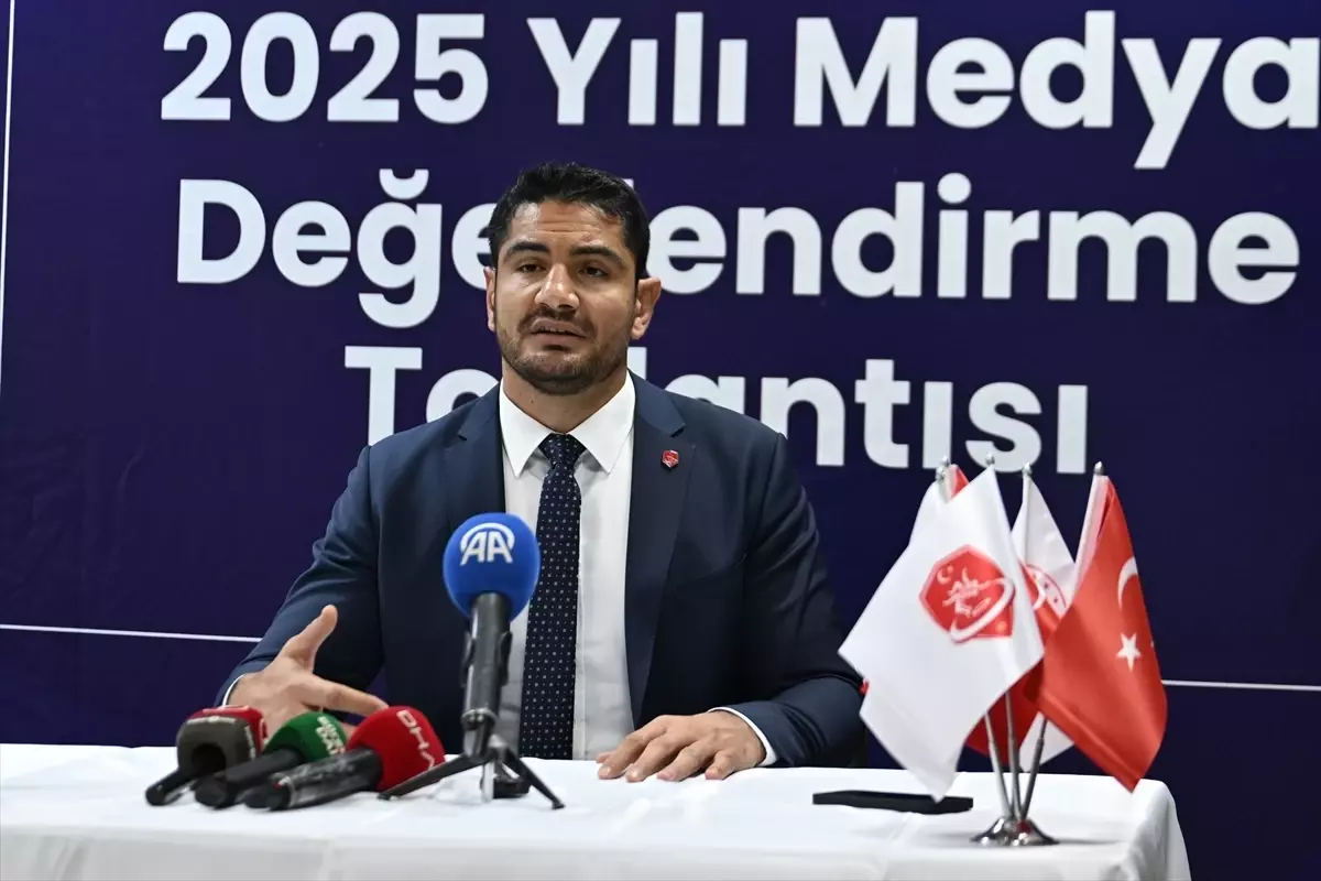 Türkiye Güreş Federasyonu Başkanı Taha Akgül: Kadın Güreşi 2025 Yılında Yüz Akımız Oldu