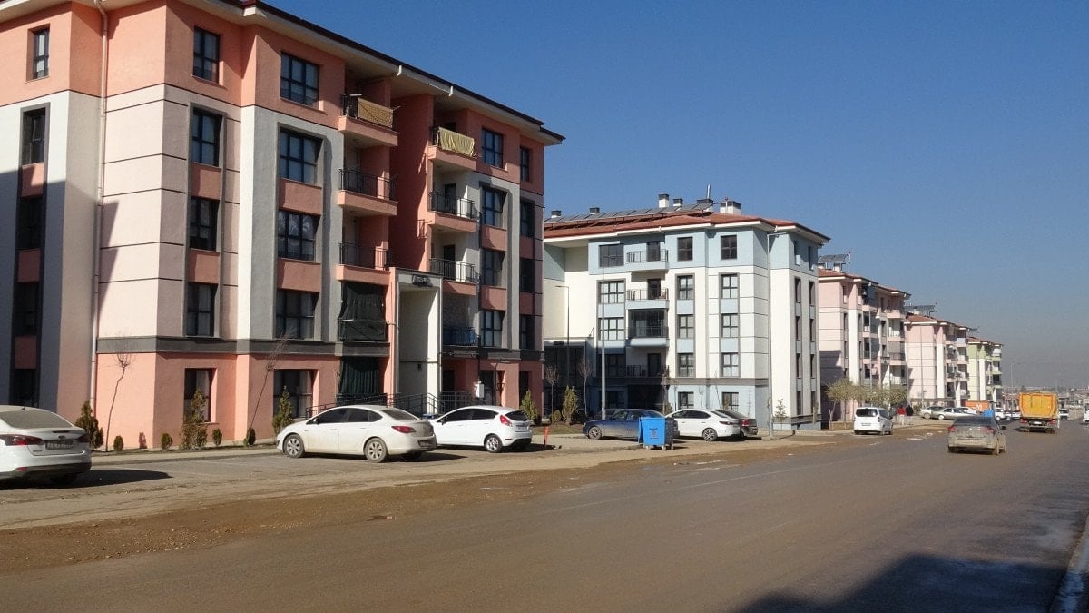 Türkiye'de Asrın İnşaat Seferberliği Tamamlandı: 455 Bin Konut ve İş Yeri Teslim Edildi