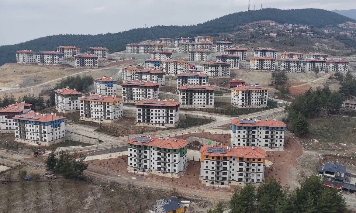 Türkiye'de Asrın İnşaat Seferberliği Tamamlandı: 455 Bin Konut ve İş Yeri Teslim Edildi