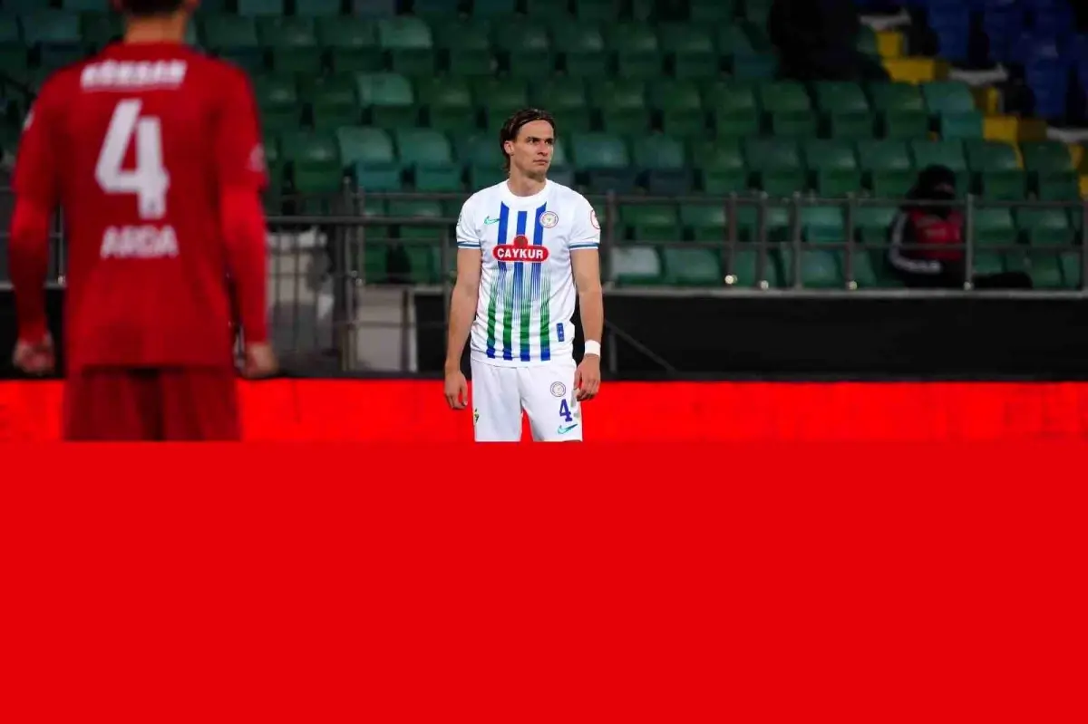 Ziraat Türkiye Kupası: Çaykur Rizespor, Gaziantep Futbol Kulübü'nü İlk Yarıda 2-1 Yendi