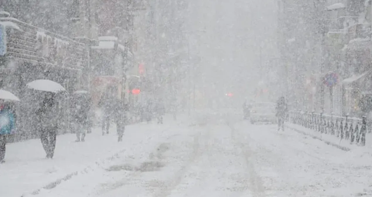 50 İlde Cuma Günü Kar Yağışı Bekleniyor: Meteoroloji'nin Detaylı Hava Tahmini
