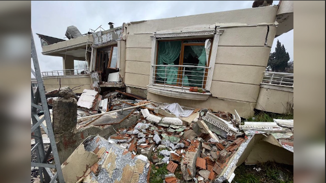 6 Şubat Depreminde Altı Can Veren Binanın Müteahhidine İndirilen Hafif Ceza ve Acılı Annenin Tepkisi