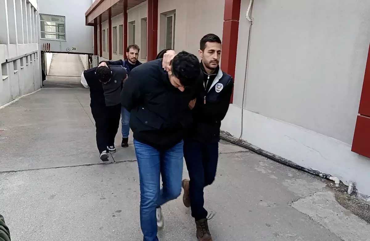 Adana'da 1 Milyon Lira Dolandırıcılık Operasyonunda 7 Kişi Tutuklandı
