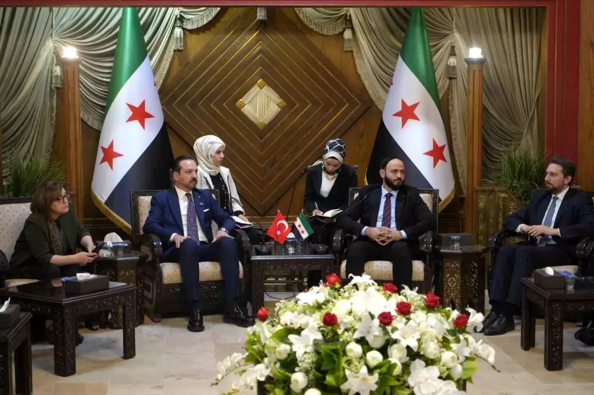 AK Parti Genel Başkan Yardımcısı Kürşad Zorlu Halep Valiliğini Ziyaret Ederek İnsani Koridor ve Yeniden İnşayı Değerlendirdi