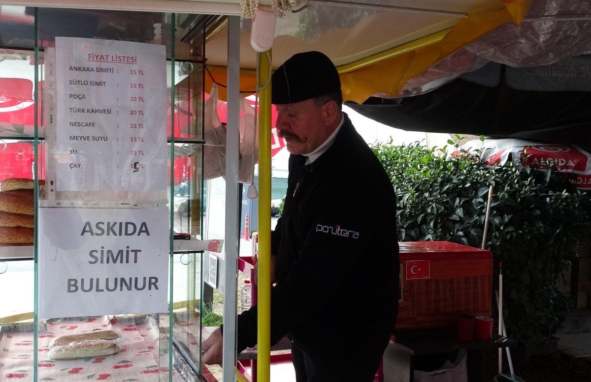 Antalya'da Yeşilçam'ın Ünlü Oyuncusu Simitçi Oldu