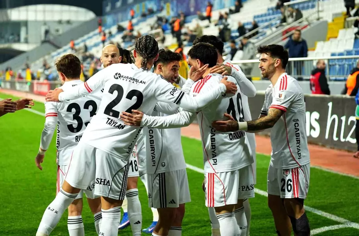 Beşiktaş 10 Maçtır Yenilmezliğini Sürdürüyor