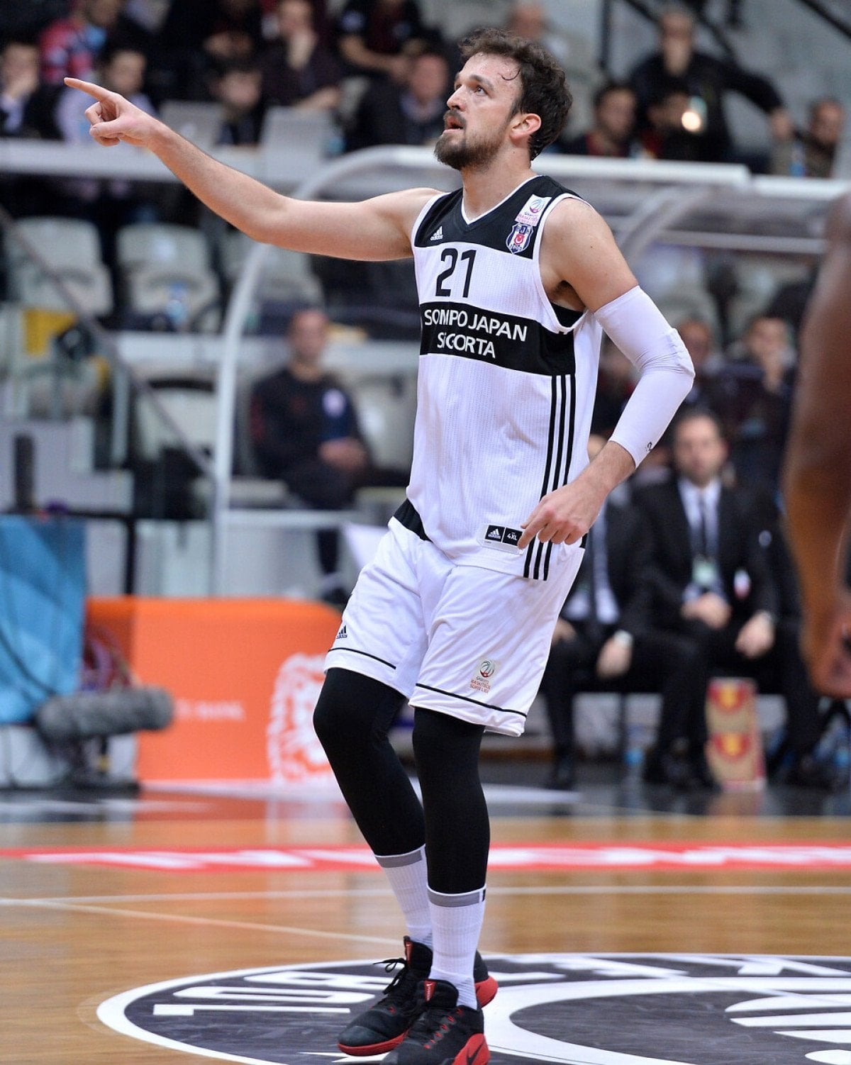 Sertaç Şanlı, Beşiktaş'a geri döndü