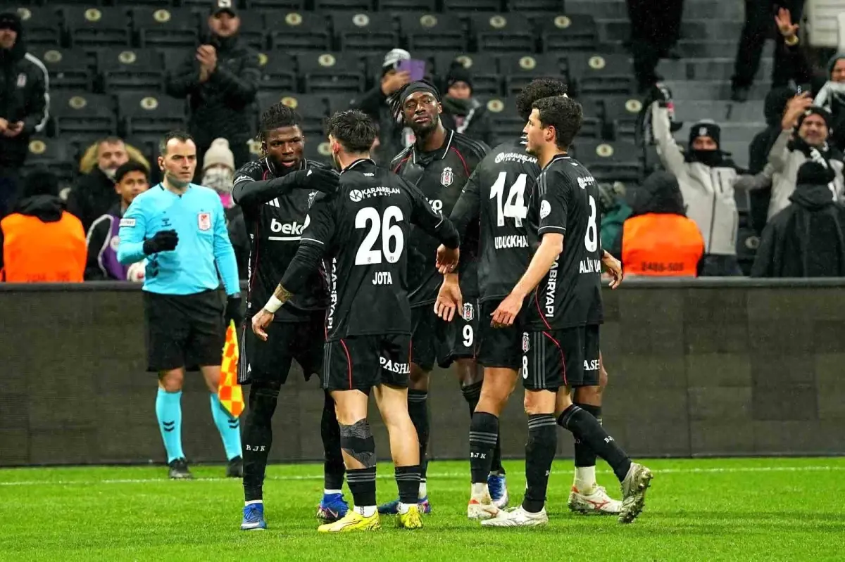 Beşiktaş Kaybetmeme Serisini 9 Maçtır Sürdürdü