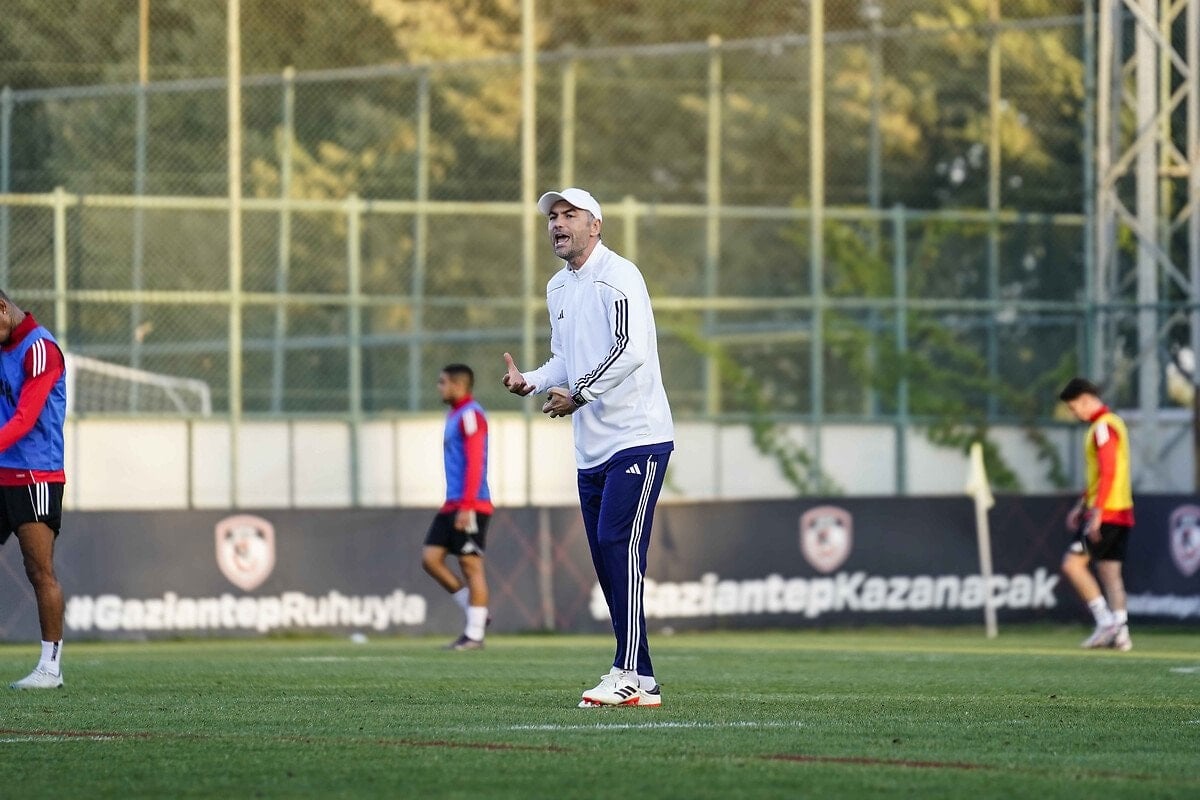 Burak Yılmaz'dan A Milli Futbol Takımı'na övgü