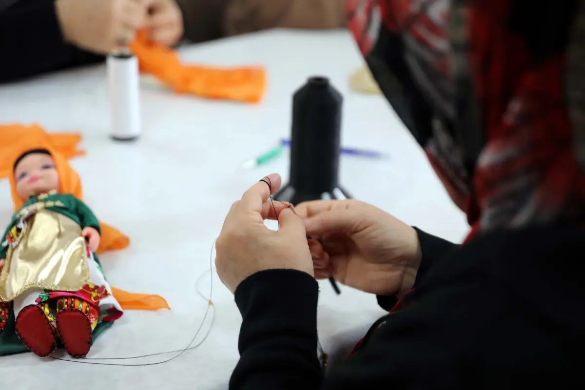 Ezo Gelin Bebekleriyle Kadınlar Ekonomiye Katkı Sağlıyor