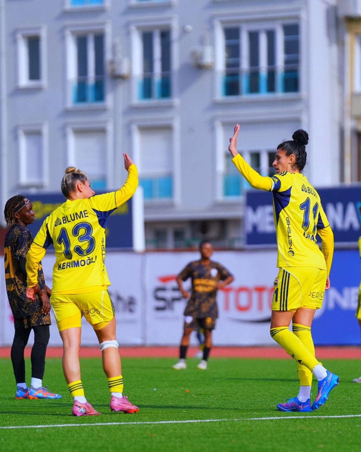 Fenerbahçe Kadın Futbol Takımı'ndan 18 Gollü Galibiyet