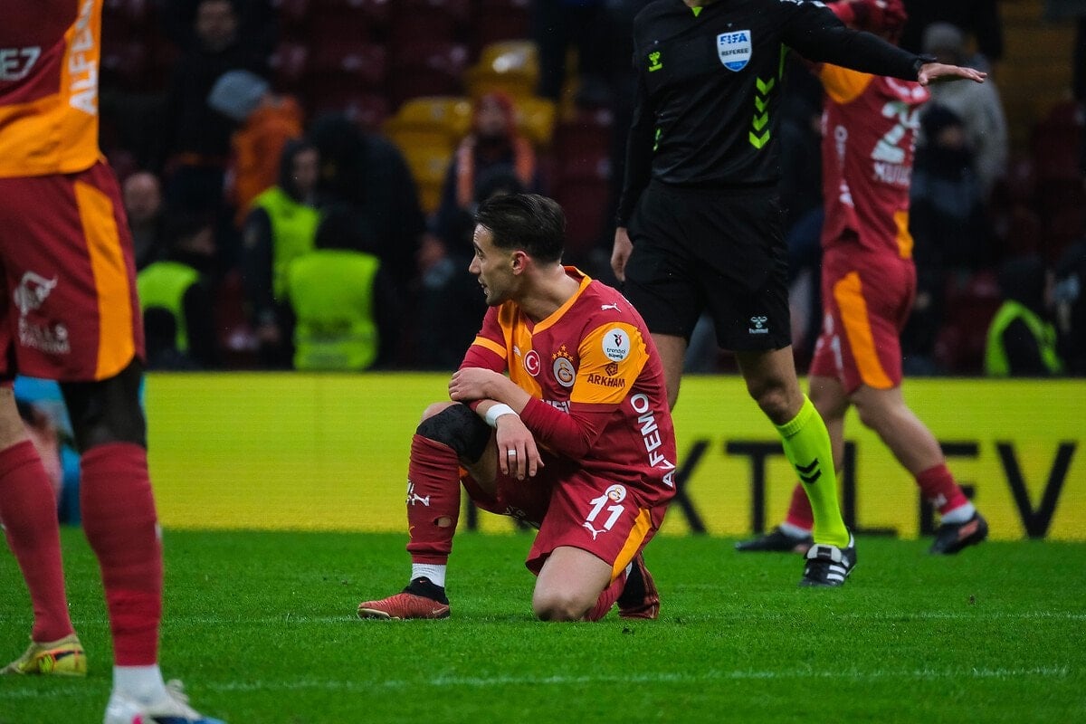 Galatasaray'daki Düşüşün Ana Sebepleri ve Kulüp İçi Krizler