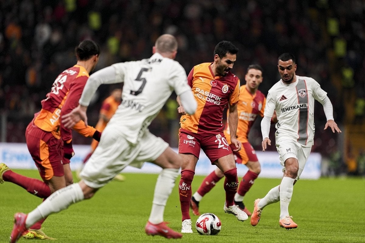 Galatasaraylı İlkay Gündoğan'a Taraftar Tepkisi: Islıklandı ve Yönetime İstifa Çağrısı