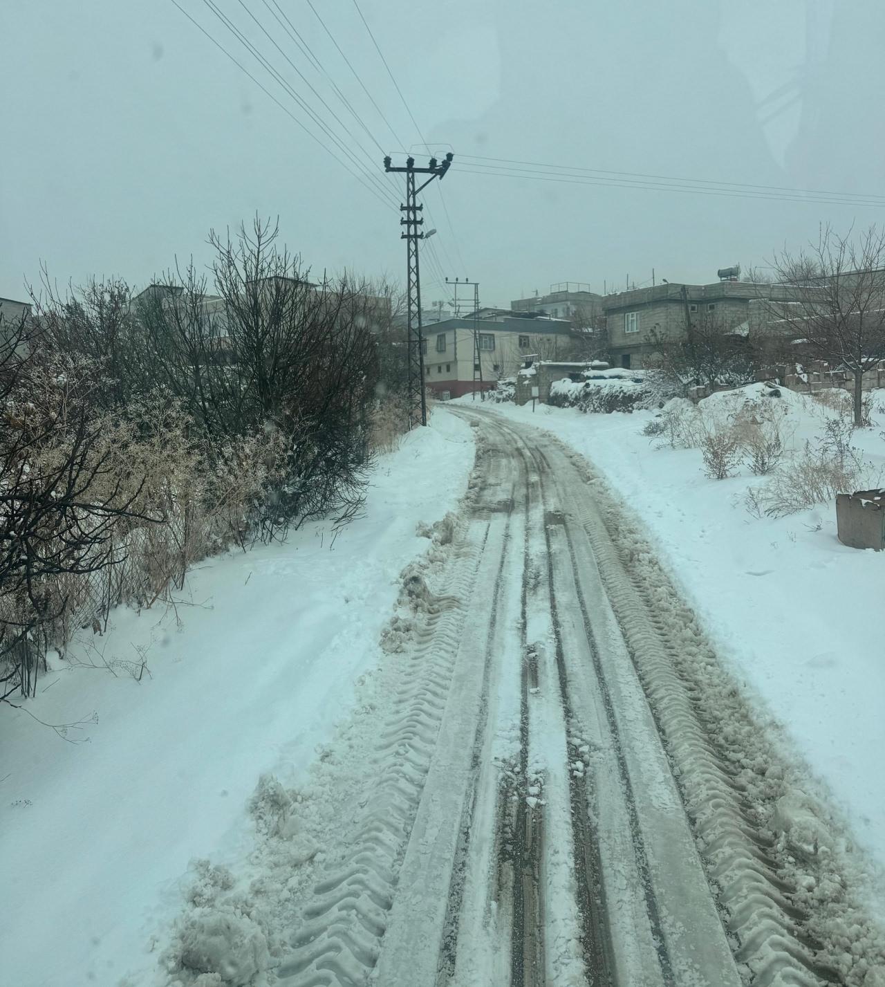 Gaziantep Büyükşehir Belediyesi Köy Yollarında Karla Mücadeleyi Yoğunlaştırdı