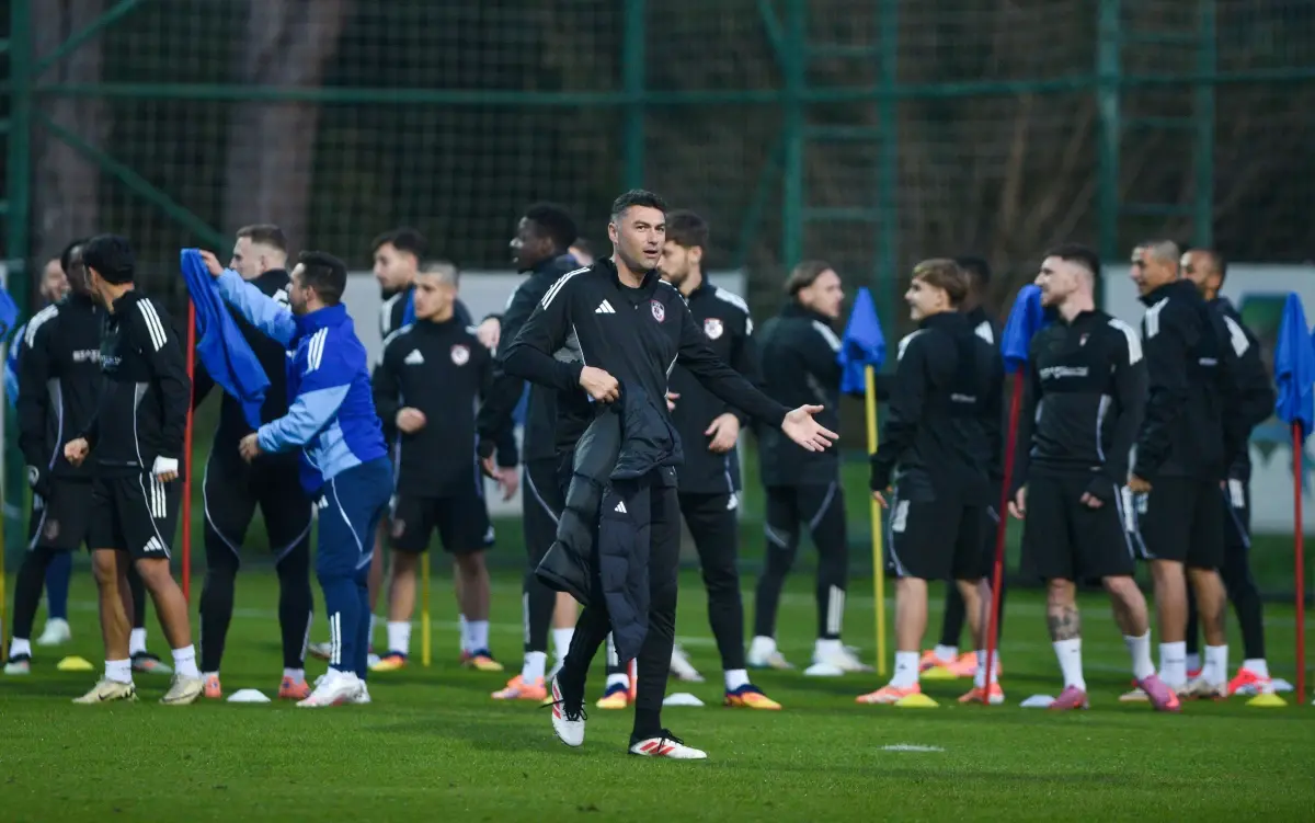 Gaziantep FK Antalya Kampında Teknik Direktör Burak Yılmaz Yönetiminde Hazırlıklarını Sürdürüyor