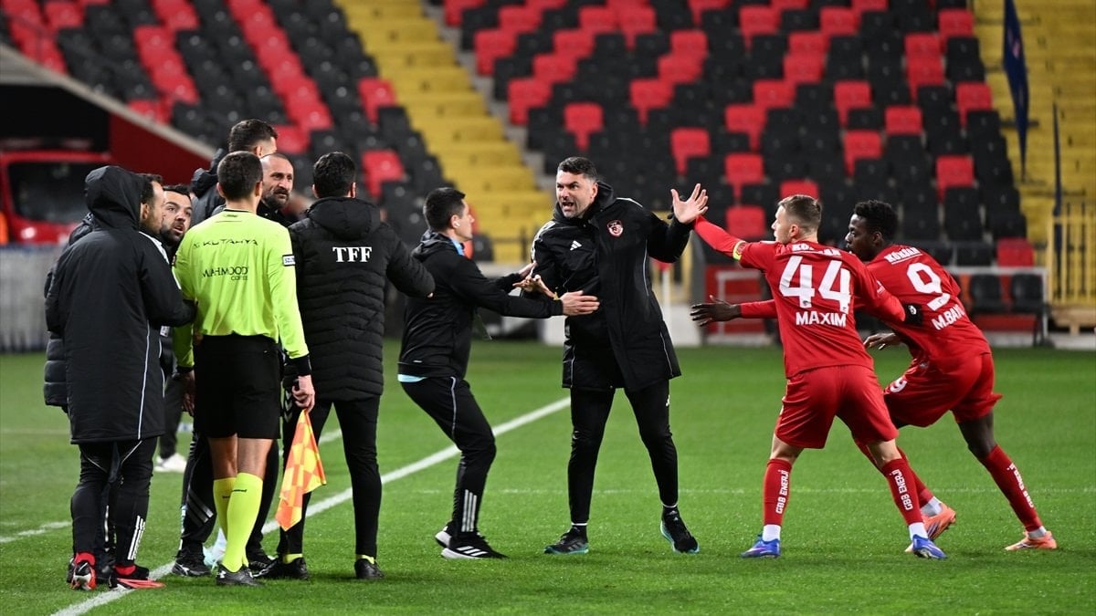 Gaziantep FK, Kocaelispor'u 1-0 Yendi: Burak Yılmaz Olaylı Maça Damga Vurdu