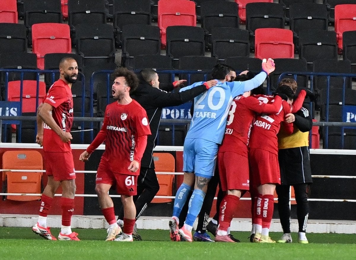 Gaziantep FK, Kocaelispor'u 1-0 Yendi: Burak Yılmaz Olaylı Maça Damga Vurdu