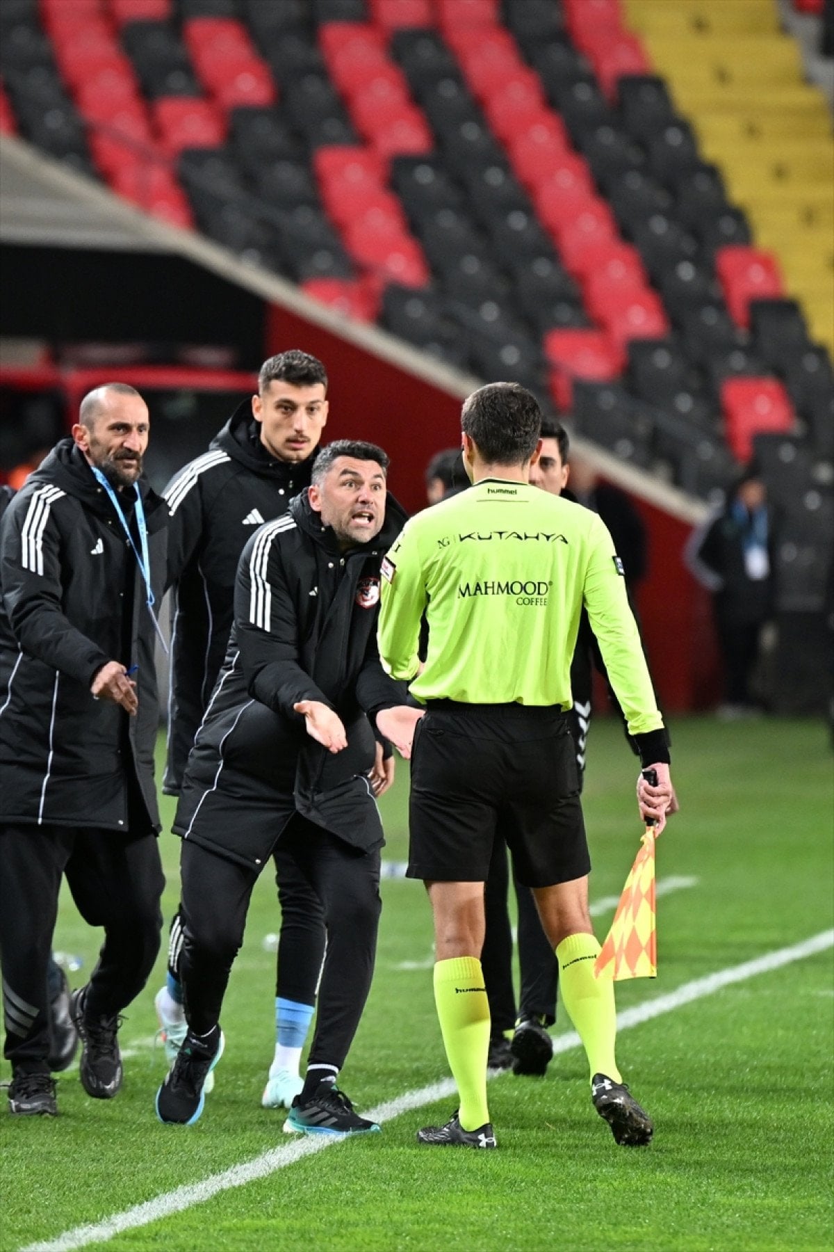 Gaziantep FK, Kocaelispor'u 1-0 Yendi: Burak Yılmaz Olaylı Maça Damga Vurdu