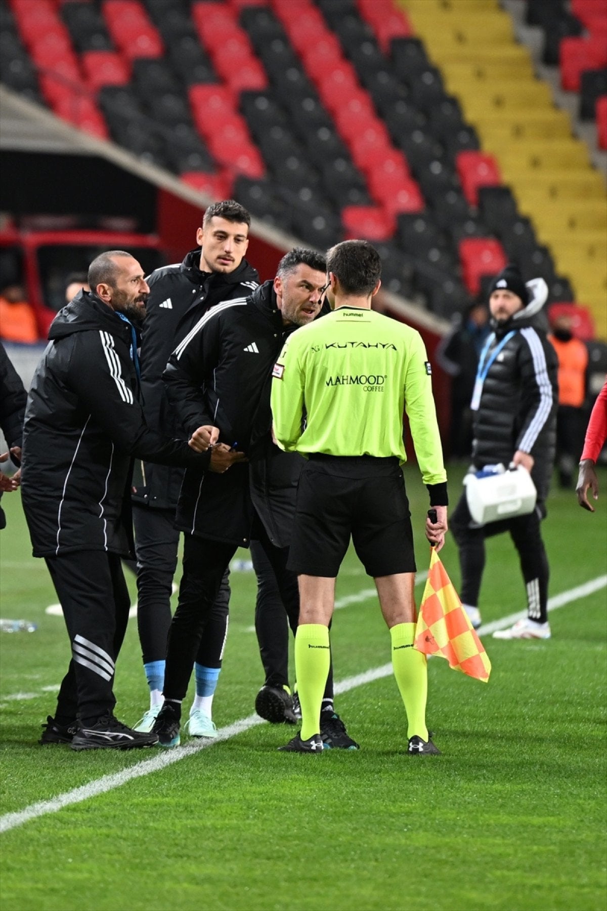 Gaziantep FK, Kocaelispor'u 1-0 Yendi: Burak Yılmaz Olaylı Maça Damga Vurdu