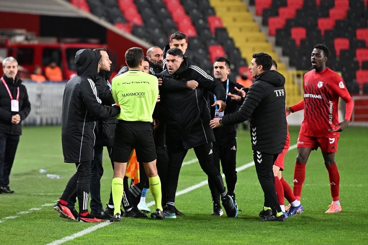 Gaziantep FK, Kocaelispor'u 1-0 Yendi: Burak Yılmaz Olaylı Maça Damga Vurdu