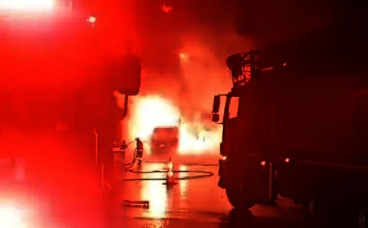 Gaziantep Nurdağı’nda Çocuk Bezi Yüklü TIR’da Korkutan Yangın