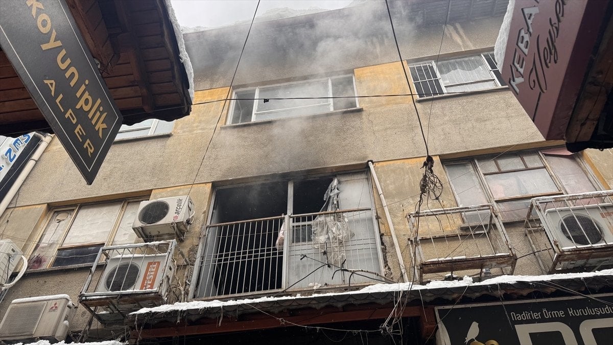 Gaziantep Şahinbey'de İş Yerinde Yangın: 6 Kişi Dumandan Etkilendi