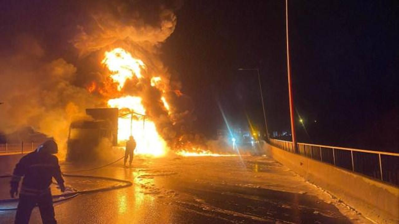 Gaziantep'te TAG Otoyolu'nda TIR alev aldı!