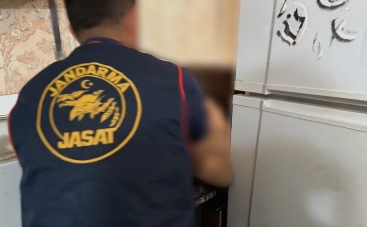 Gaziantep'te 25 Yıl Hapisle Aranan Firari, Mutfak Dolabında Yakalandı
