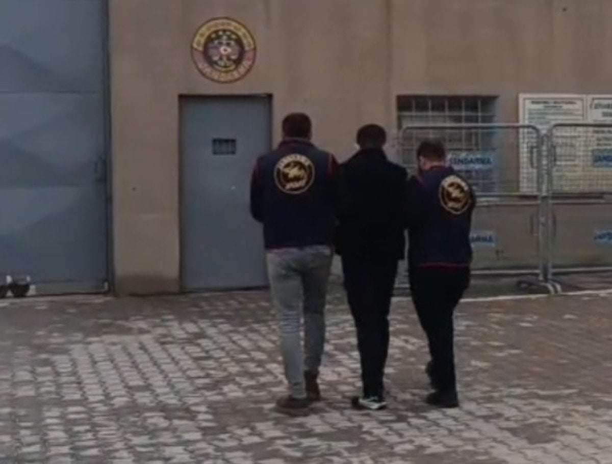 Gaziantep'te 25 Yıl Hapisle Aranan Firari, Mutfak Dolabında Yakalandı