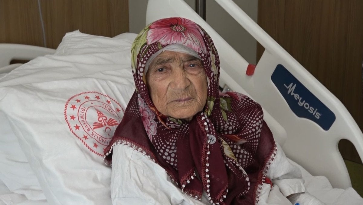 Gaziantep'te yaşlı kadının karnından 4,5 kilo kitle çıktı