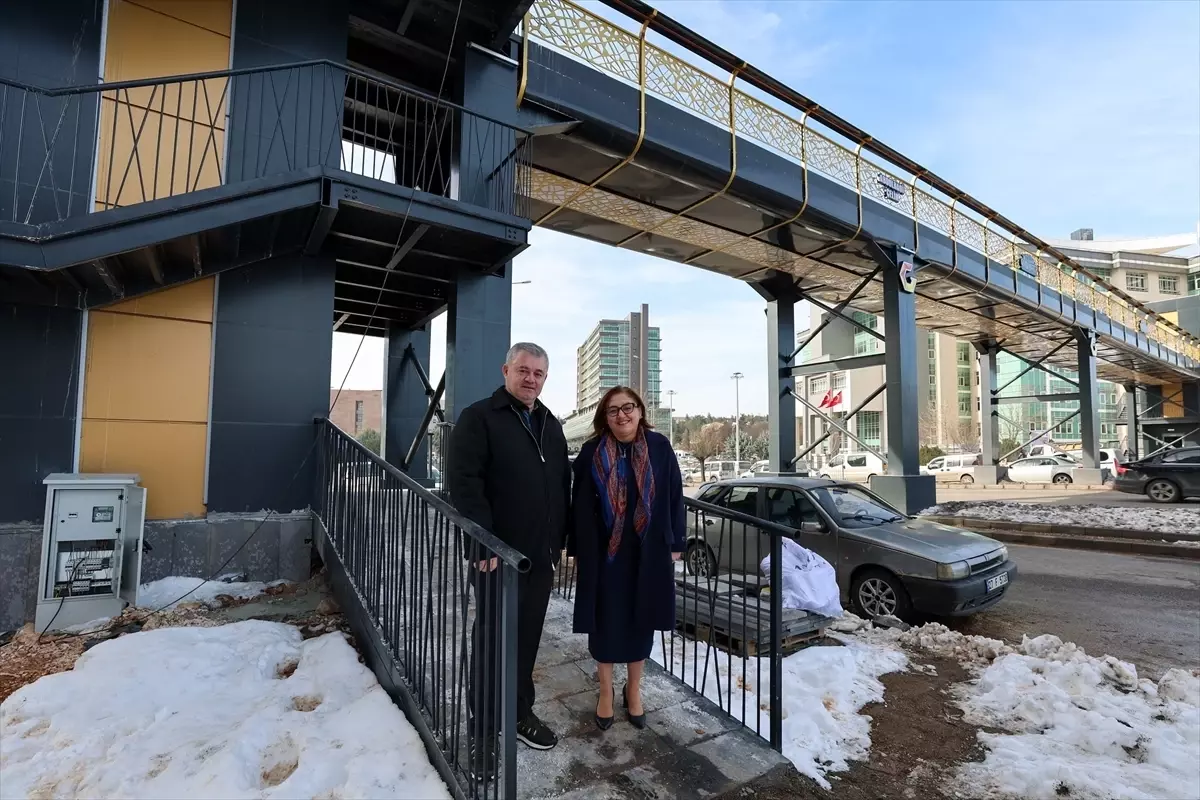 Gaziantep'te Abdülhadi Çelik Üst Geçidi ile Yaya Güvenliği Artıyor