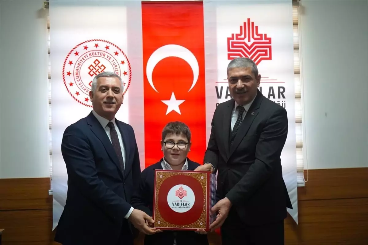 Görme Engellilere Kur'an Hediye