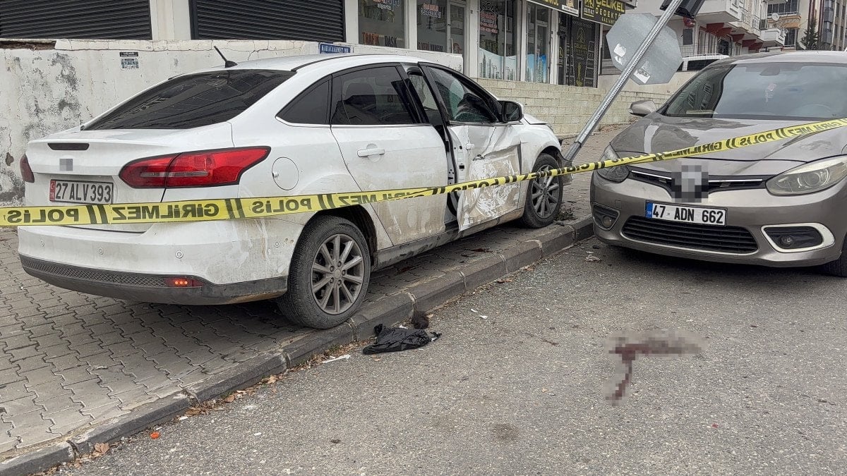 Gaziantep'te İki Otomobilin Çarpışması Sonrası 4 Yaşındaki Çocuğa Çarpma Kazası