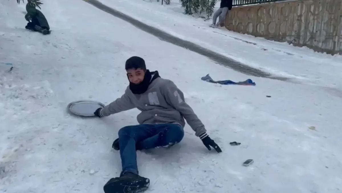 Gaziantep'te Kar Keyfi: Çocukların Eğlenceli Kış Oyunu