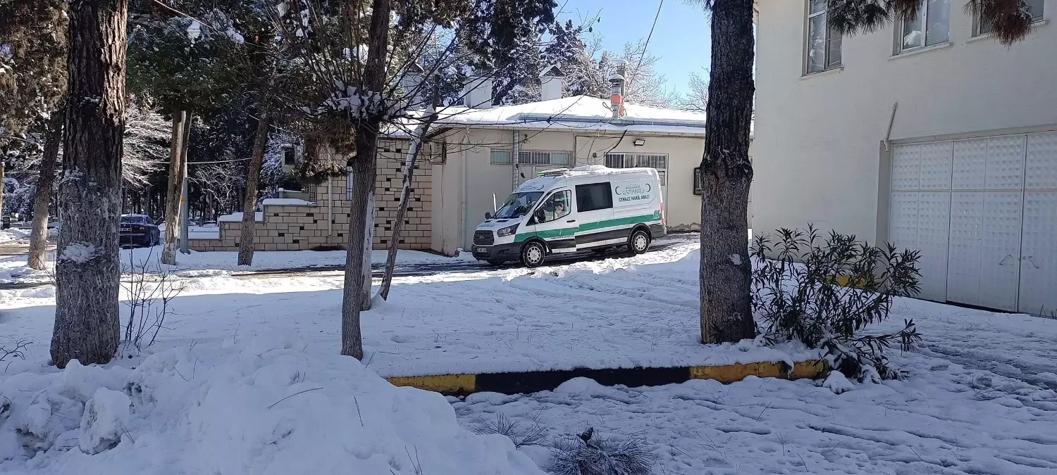 Gaziantep'te Kuaförde Bıçaklı Kavga: Genç Abdullah Kaya'nın Trajik Ölümü