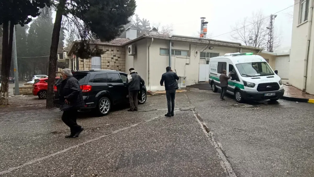 Gaziantep'te Nuripazarbaşı Mahallesi’nde Çıkan Bıçaklı Kavgada 1 Genç Hayatını Kaybetti, 1’i Ağır Yaralı