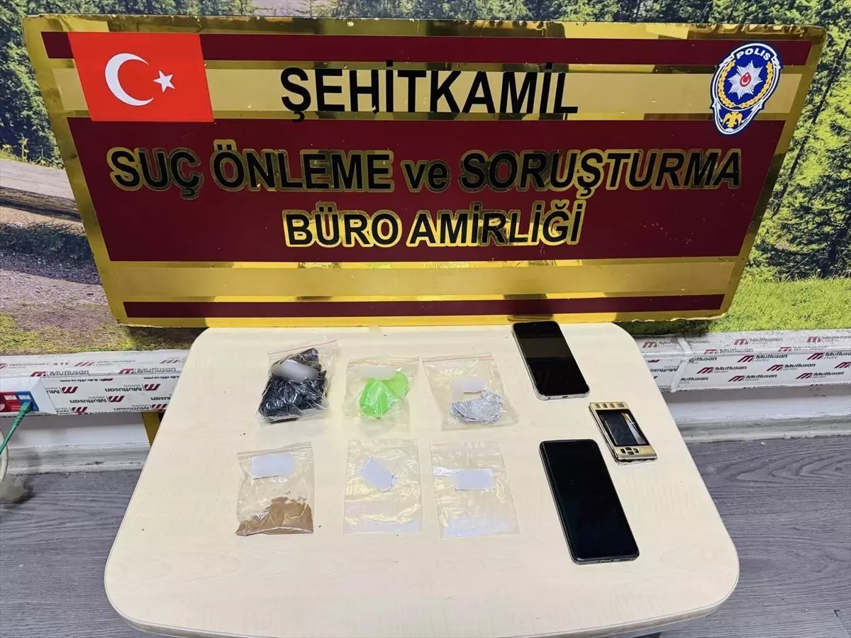 Gaziantep'te Ruhsatsız Silah Operasyonu: 3 Şüpheli Yakalandı