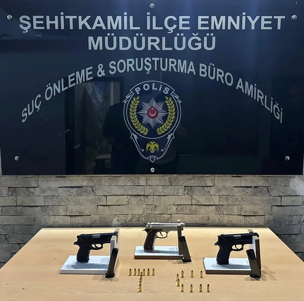 Gaziantep'te Silah ve Uyuşturucu Operasyonunda 4 Kişi Gözaltına Alındı