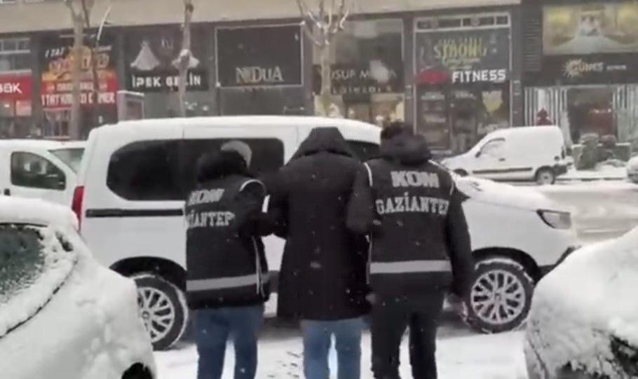 Gaziantep'te Tefecilik Operasyonu: Yüklü Miktarda Döviz ve TL Ele Geçirildi