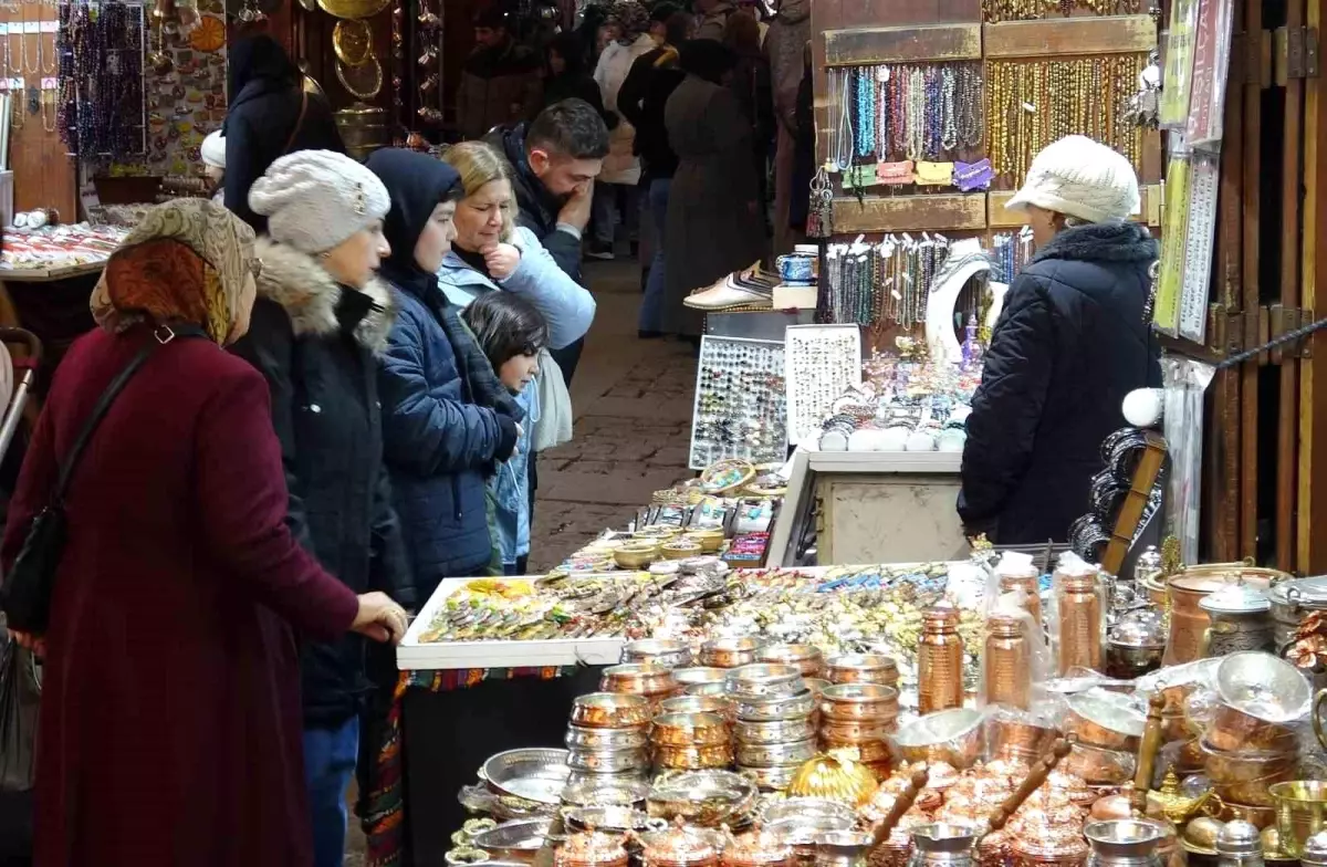 Gaziantep'te Yarıyıl Tatilinde Tarihi Çarşılarda Yoğun İlgi