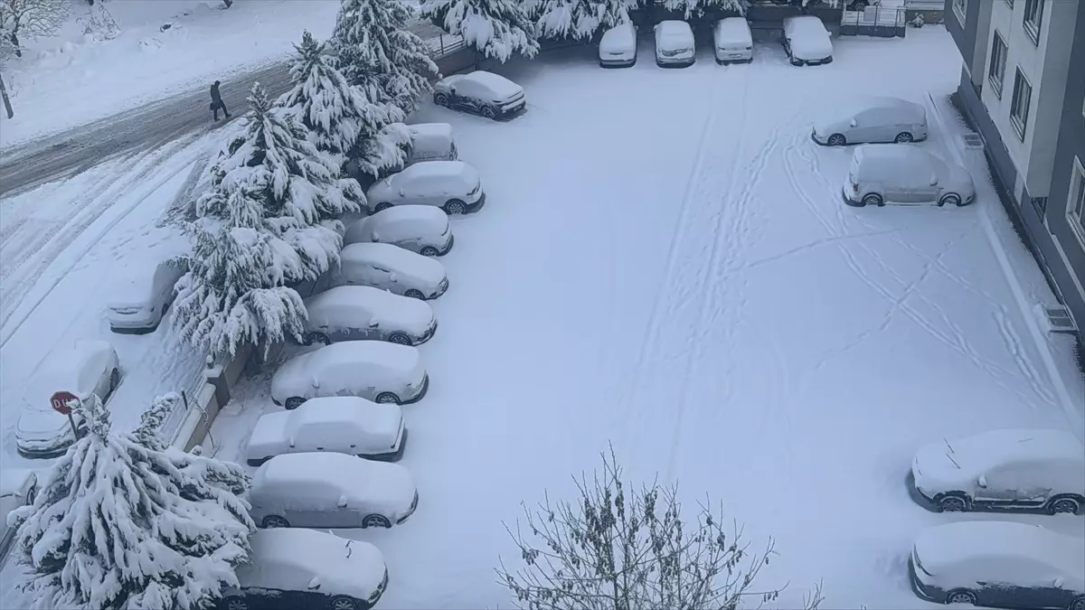 Gaziantep'te Yoğun Kar Yağışı ve Belediyenin Ulaşım Mücadelesi