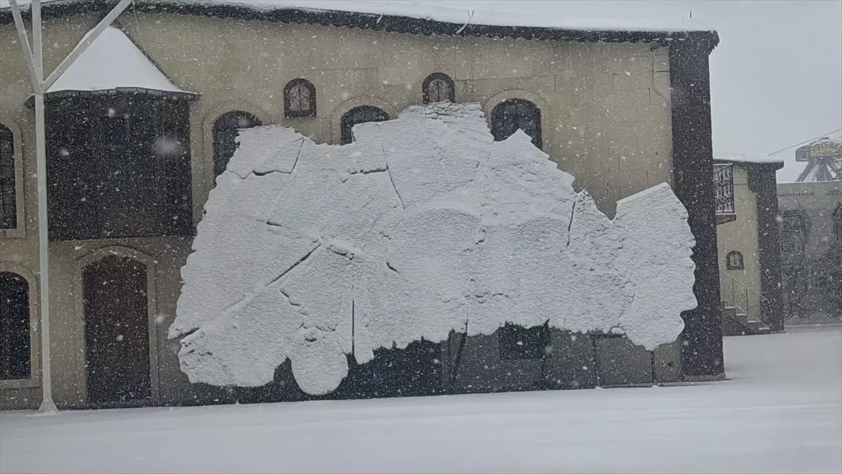 Gaziantep'te Yoğun Kar Yağışı ve Trafik Önlemleri
