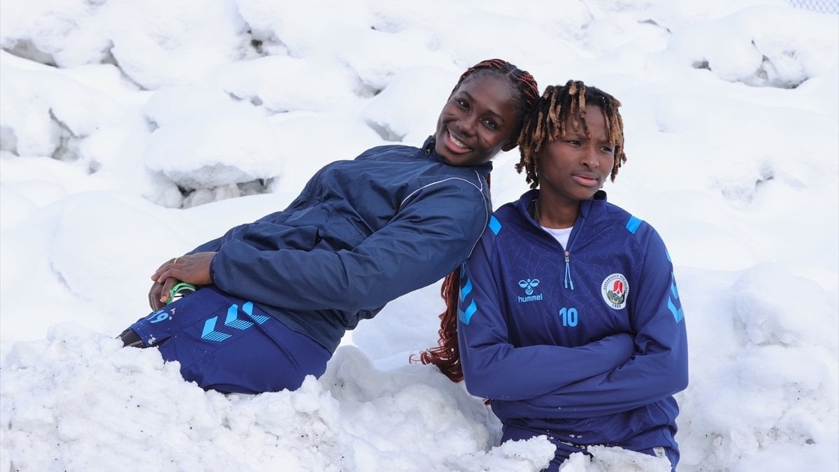 Hakkarigücü'nün Afrikalı Yıldızları Zorlu Kış Koşullarına Uyum Sağlıyor