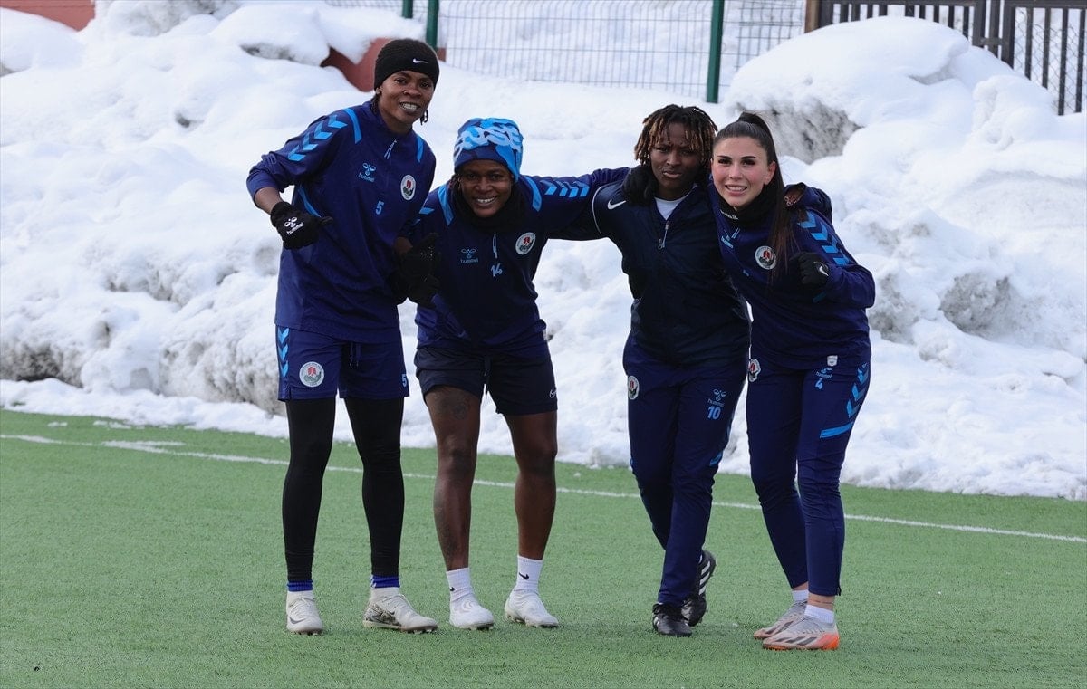 Hakkarigücü'nün Afrikalı Yıldızları Zorlu Kış Koşullarına Uyum Sağlıyor