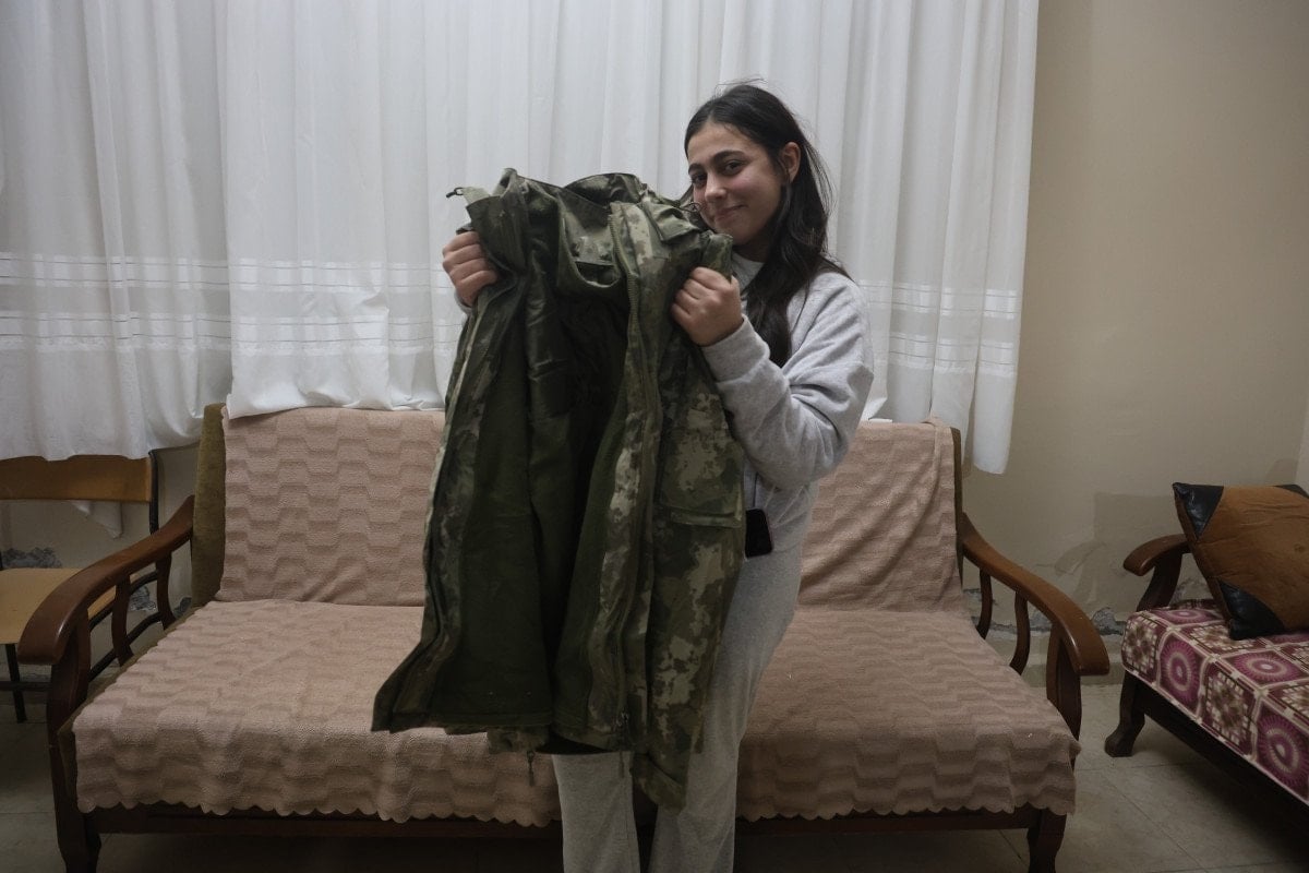 Hataylı Depremzedenin Üç Yıldır Özenle Sakladığı Anlamlı Mont