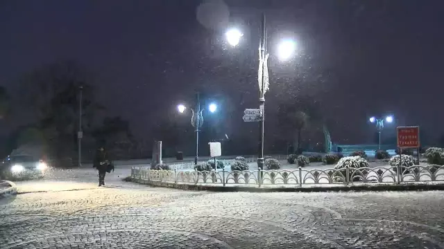 İstanbul'da Beklenen Yoğun Kar Yağışı Başladı: 41 İl İçin Kritik Uyarılar